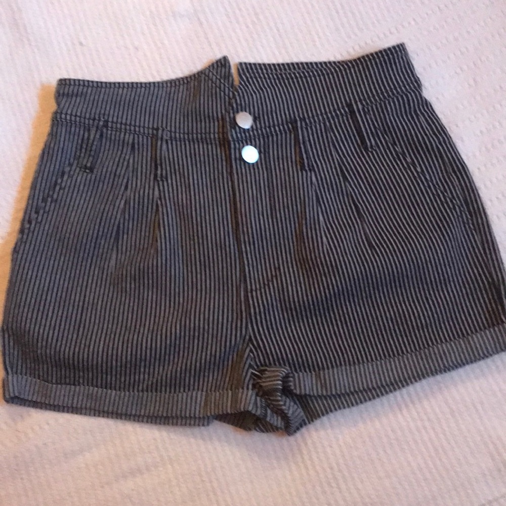 Current air shorts